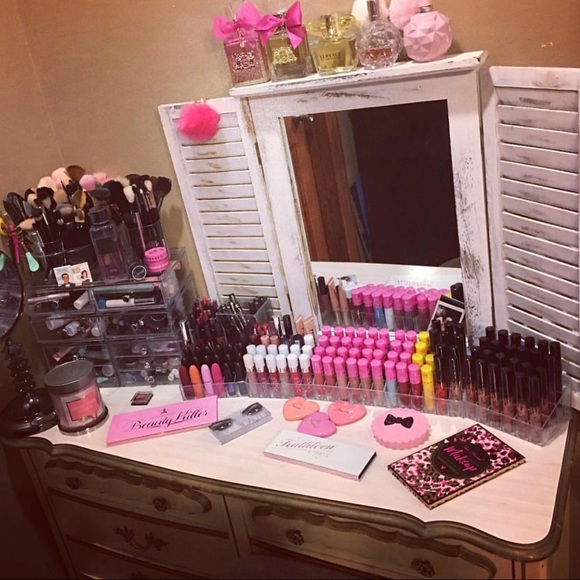 Meet your Posher, Stephanie - Picture 2 of 3